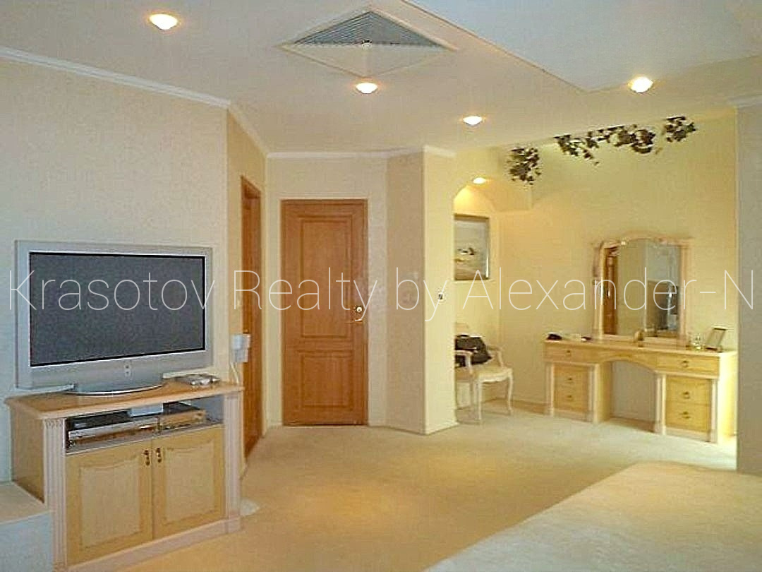 продажа многокомнатной квартиры номер A-173098 в Приморском районе, фото номер 33